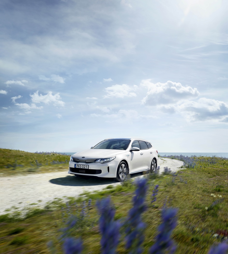 Optima_SW_Plug_In_Hybrid_Lifestyle7_5 Optima_SW_Plug_In_Hybrid_Lifestyle7_5